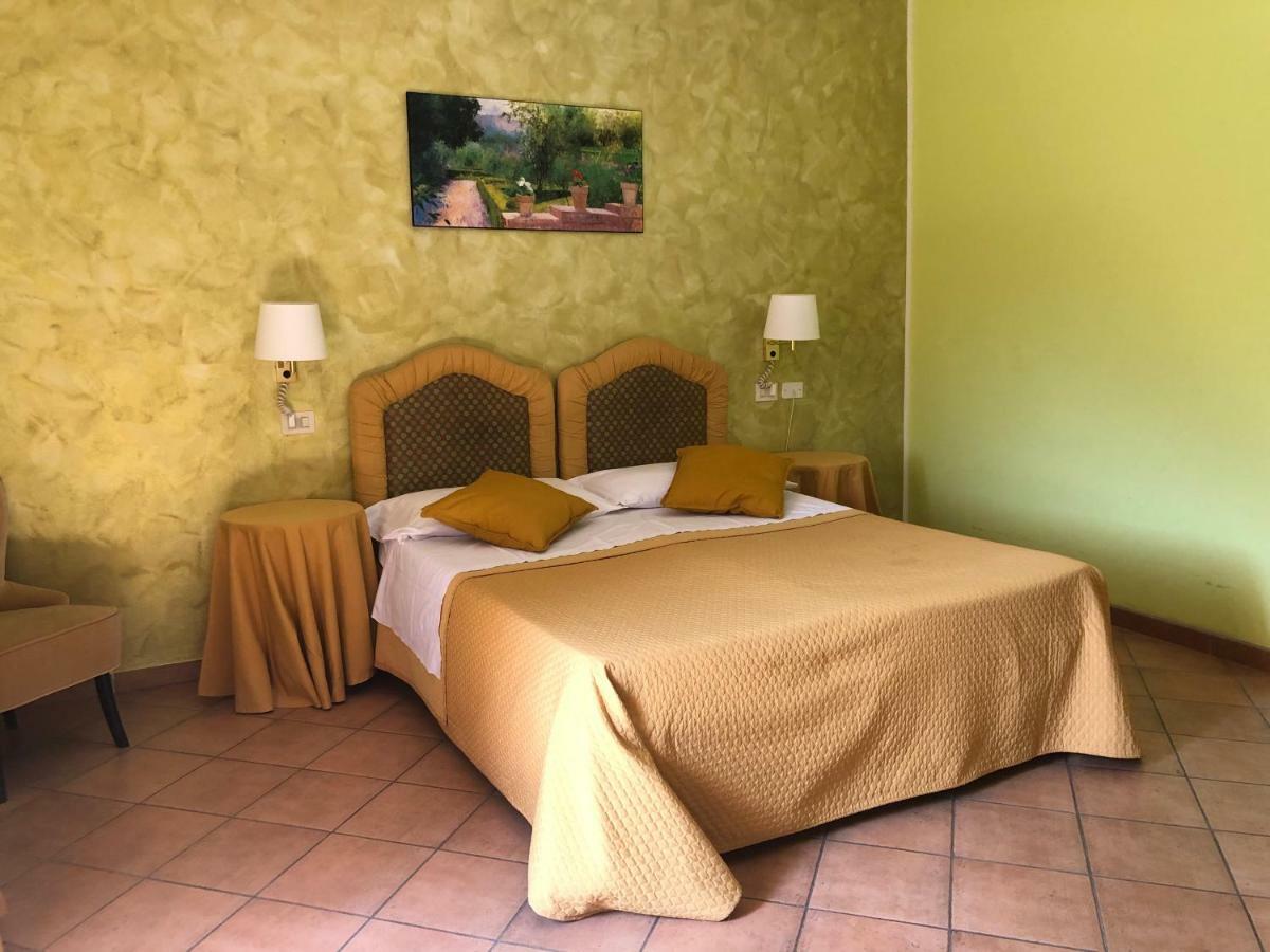 Il Fondaccio Hotell Lizzano In Belvedere Eksteriør bilde